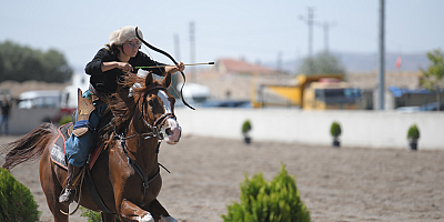 Kayseri'de Atlı Okçuluk Türkiye Şampiyonası Rüzgârı Esti