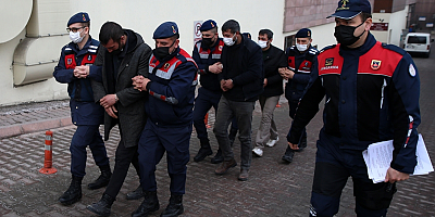 Kayseri'de bağ evinden hırsızlık yapan 3 zanlı yakalandı