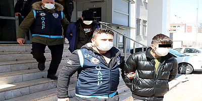 Kayseri'de bıçakla yaralama ve gasp iddiasıyla 6 şüpheli yakalandı