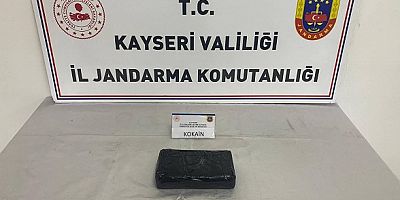 Kayseri'de bir araçta yapılan aramada 1 kilo 200 gram kokain bulundu