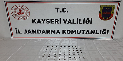 Kayseri'de bir evde 60 sikke ele geçirildi