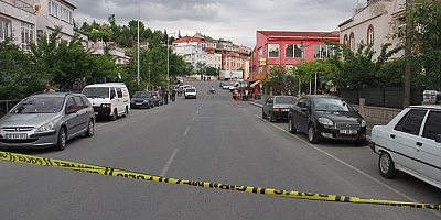 Kayseri'de bir kişi, eski eşi ile erkek arkadaşını silahla yaraladı