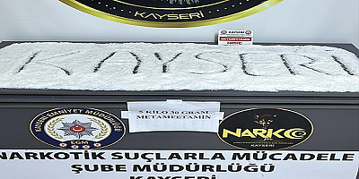 Kayseri'de bir otomobilde 5 kilogram sentetik uyuşturucu ele geçirildi