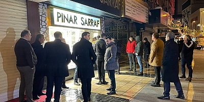 Kayseri'de bir zanlı altın bilezik çaldığı kuyumcuyu bıçaklayarak kaçtı