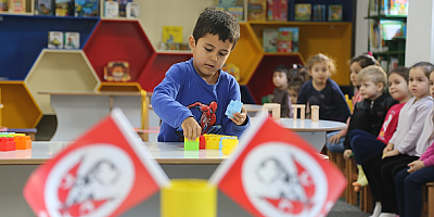 Kayseri'de çocuklar için kütüphanede survivor parkuru kuruldu