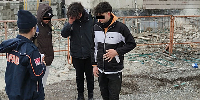 Kayseri'de dağda kaybolan 3 çocuğu, polis ve AFAD ekipleri telefonla yönlendirerek kurtardı