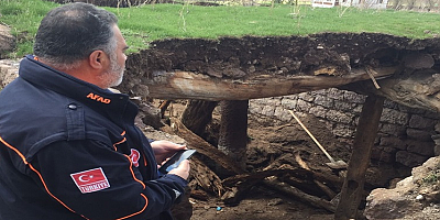 Kayseri'de damı çöken ahırdaki baba ve oğlu yaralandı