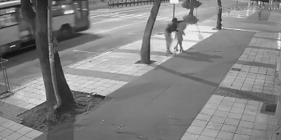 Kayseri'de darbedilen kadının esnaf tarafından kurtarılması güvenlik kamerasında