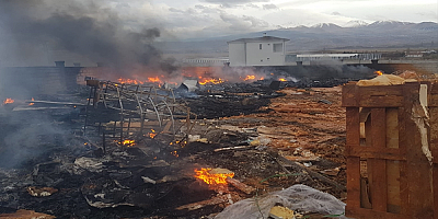 Kayseri'de demir atölyesinin bahçesinde çıkan yangın söndürüldü