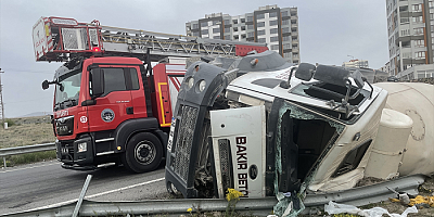 Kayseri'de beton mikseri devrildi