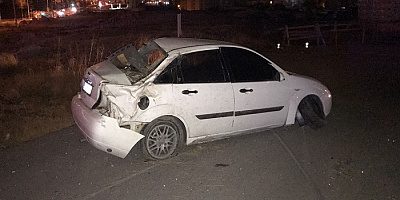 Kayseri'de devrilen otomobildeki 3 kişi yaralandı