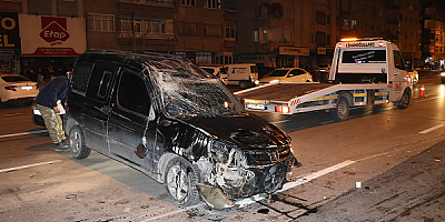 Kayseri'de devrilen ticari araçta hasar oluştu