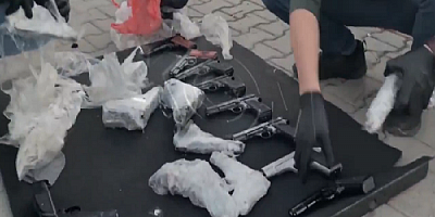 Kayseri'de durdurulan araçta 20 adet ruhsatsız silah ele geçirildi