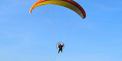 Kayseri'de düşen paramotordaki 2 kişi yaralandı