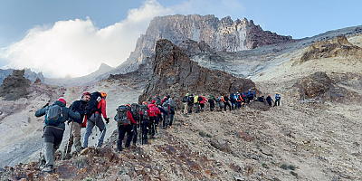 Kayseri'de Erciyes zirve tırmanışı gerçekleştirildi