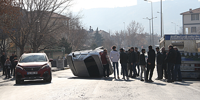 Kayseri'de iki aracın çarpıştığı kazada hasar oluştu