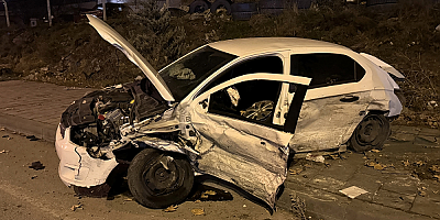 Kayseri'de iki otomobilin çarpıştığı kazada sürücüler yaralandı
