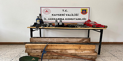 Kayseri'de Kaçak Kazı Yapan 4 Şüpheli Suçüstü Yakalandı