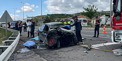 Kayseri'de kamyona çarpan otomobildeki 4 kişi öldü, 1 kişi yaralandı