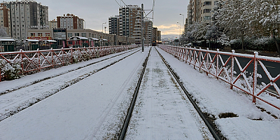 Kayseri'de kar yağışı etkili oluyor