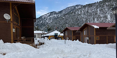  Kayseri'de kar yağışı nedeniyle tatil köyünde mahsur kalanlar kurtarıldı