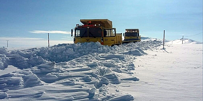 Kayseri'de kardan kapanan 208 mahalle yolu açıldı