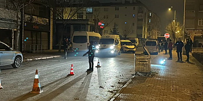 Kayseri'de kavgada bıçakla yaralanan 2 kişi hastaneye kaldırıldı