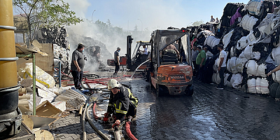 Kayseri'de keçe üretilen fabrikada çıkan yangın söndürüldü