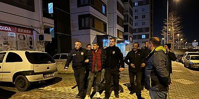 Kayseri'de kendisini eve kilitleyen genci ailesi 