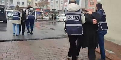 Kayseri'de kesinleşmiş hapis cezası bulunan 2 firari hükümlü yakalandı