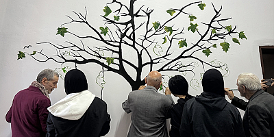 Kayseri'de kız meslek lisesi öğrencileri, yaşlılarla etkileşim programında buluştu