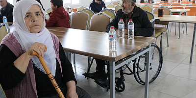 Kayseri'de lisenin pansiyonuna yerleştirilen depremzedeler yaşadıklarını anlattı