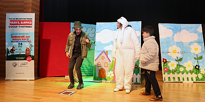 Kayseri'de “Maharetli Ayı Avcıya Karşı” tiyatro oyunu sahnelendi