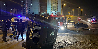 Kayseri'de minibüs ile otomobilin çarpıştığı kazada 7 kişi yaralandı