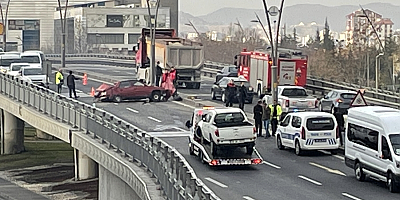 Kayseri'de otomobil ile pikabın çarpıştığı kazada 4 kişi yaralandı