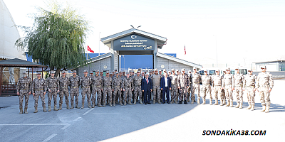Kayseri'de özel harekat polisleri Suriye'ye dualarla uğurlandı