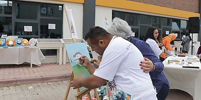 Kayseri'de özel öğrencilerin el emeği çalışmaları sergilendi