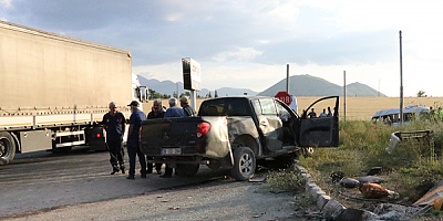 Kayseri'de pikap ile işçi servisinin çarpıştığı kazada 21 kişi yaralandı