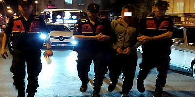 Kayseri'de plakasız araçta hırsızlık şüphelisi 2 zanlı yakalandı