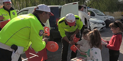 Kayseri'de polislerden sürücü ve yolculara 