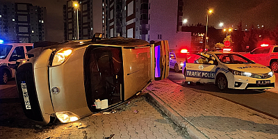 Kayseri'de polisten kaçan şüpheliler kaza yapınca yakalandı
