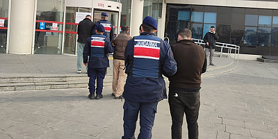 Kayseri'de rayların bağlantı demirlerini çalmaya çalışan zanlılar tutuklandı