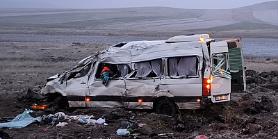 Kayseri'de şarampole devrilen minibüsteki 2 kişi öldü, 10 kişi yaralandı