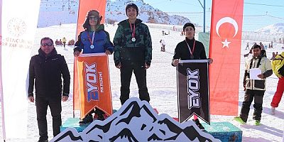 Kayseri'de Snowboard İl Birinciliği müsabakaları tamamlandı
