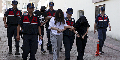 Kayseri'de sosyal medyada uyuşturucu kullanımını özendirdikleri iddia edilen 4 zanlı yakalandı