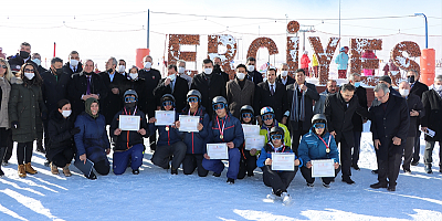 Kayseri'de suça sürüklenen çocuklar kayak öğrendi