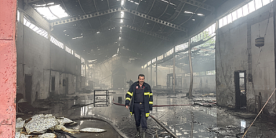 Kayseri'de sünger üretilen fabrikada çıkan yangın söndürüldü