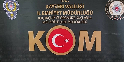 Kayseri'de şüphe üzerine arama yapılan evde çok sayıda tarihi eser ele geçirildi