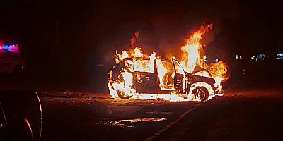 Kayseri'de trafik kazası sonrası yanan araçtaki 4 kişi yaralandı