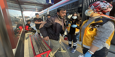 Kayseri'de tramvayda bıçaklı saldırıya uğrayan kişi yaralandı